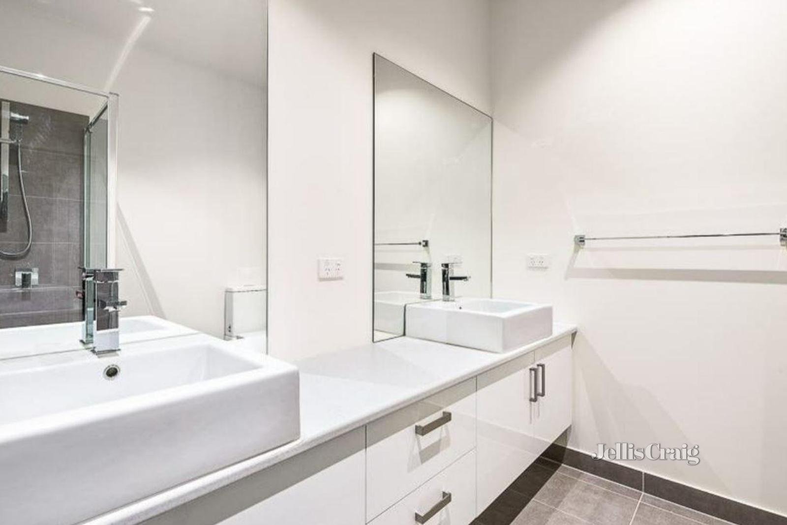 4/6 Shalbury Avenue, Eltham image 2