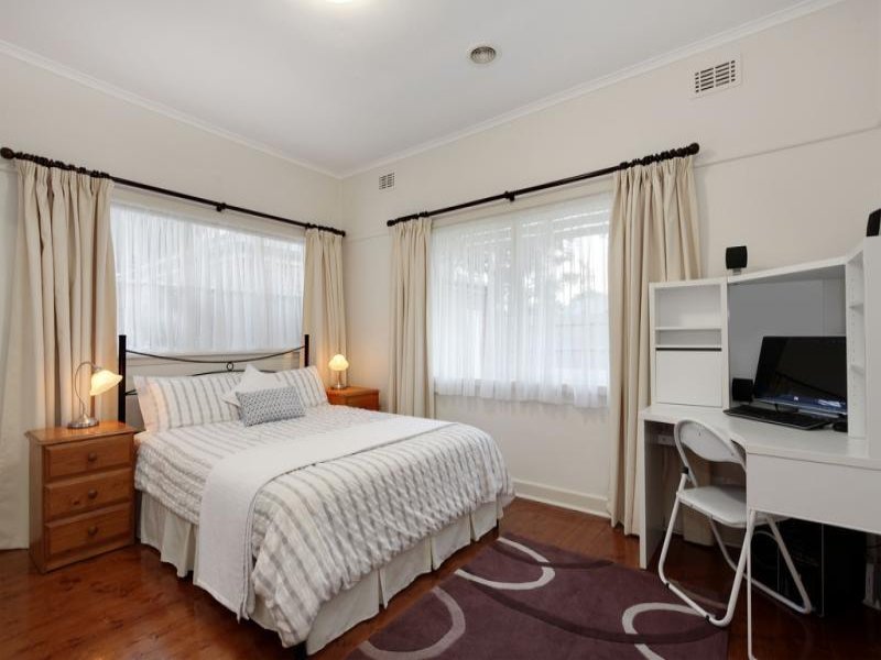 46 Stirling Road, Croydon image 10