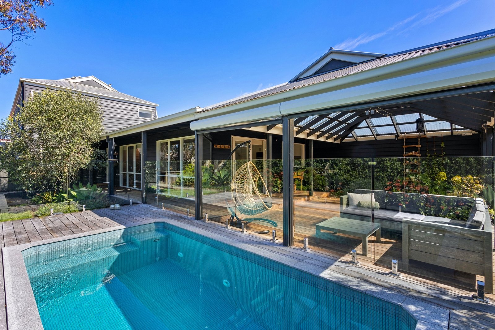 Property Gallery Thumbnail 9