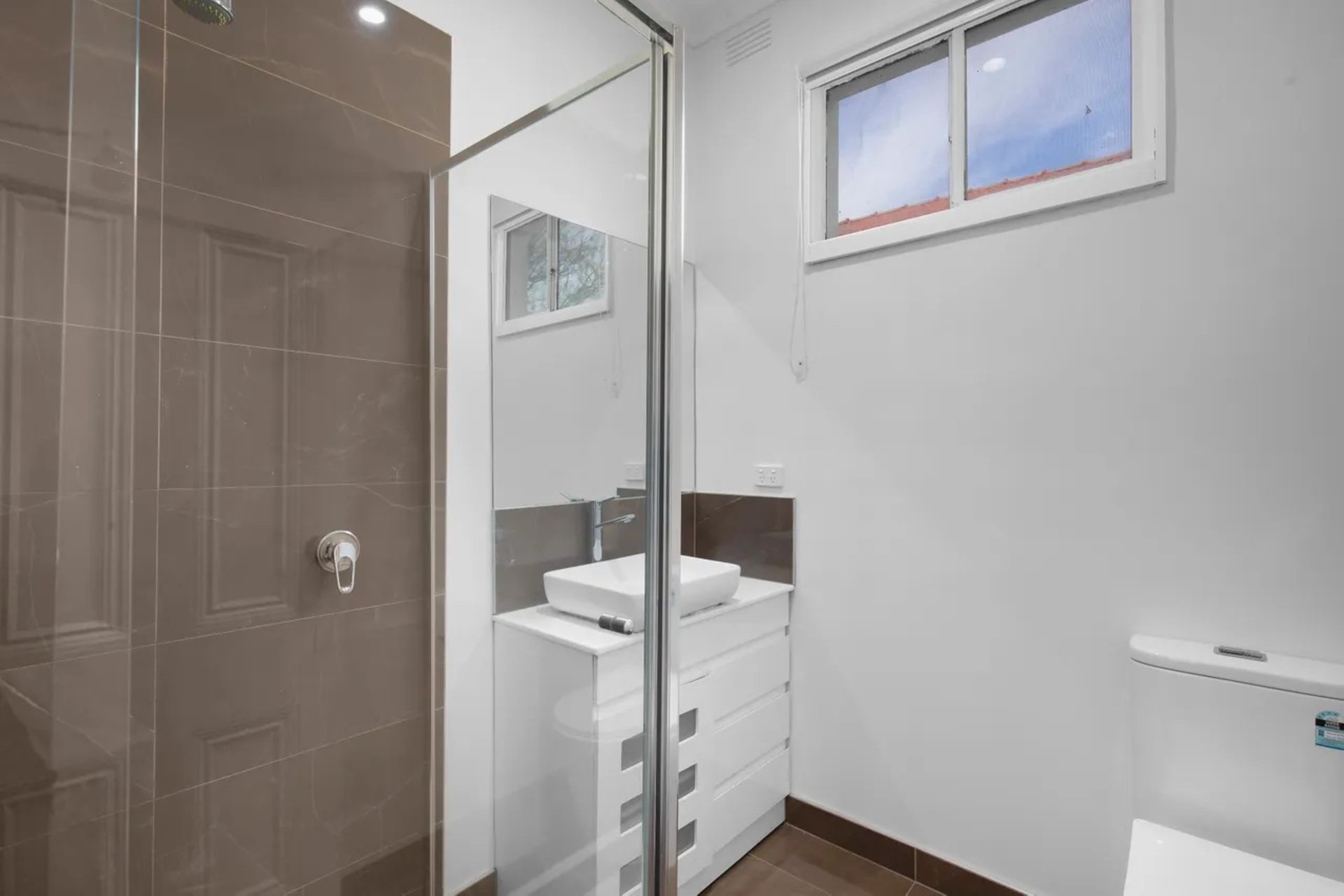 Property Gallery Thumbnail 8