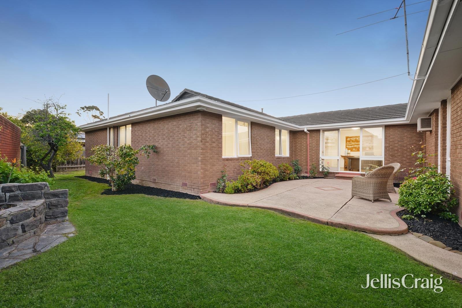 46 Walker Road, Mount Waverley image 11