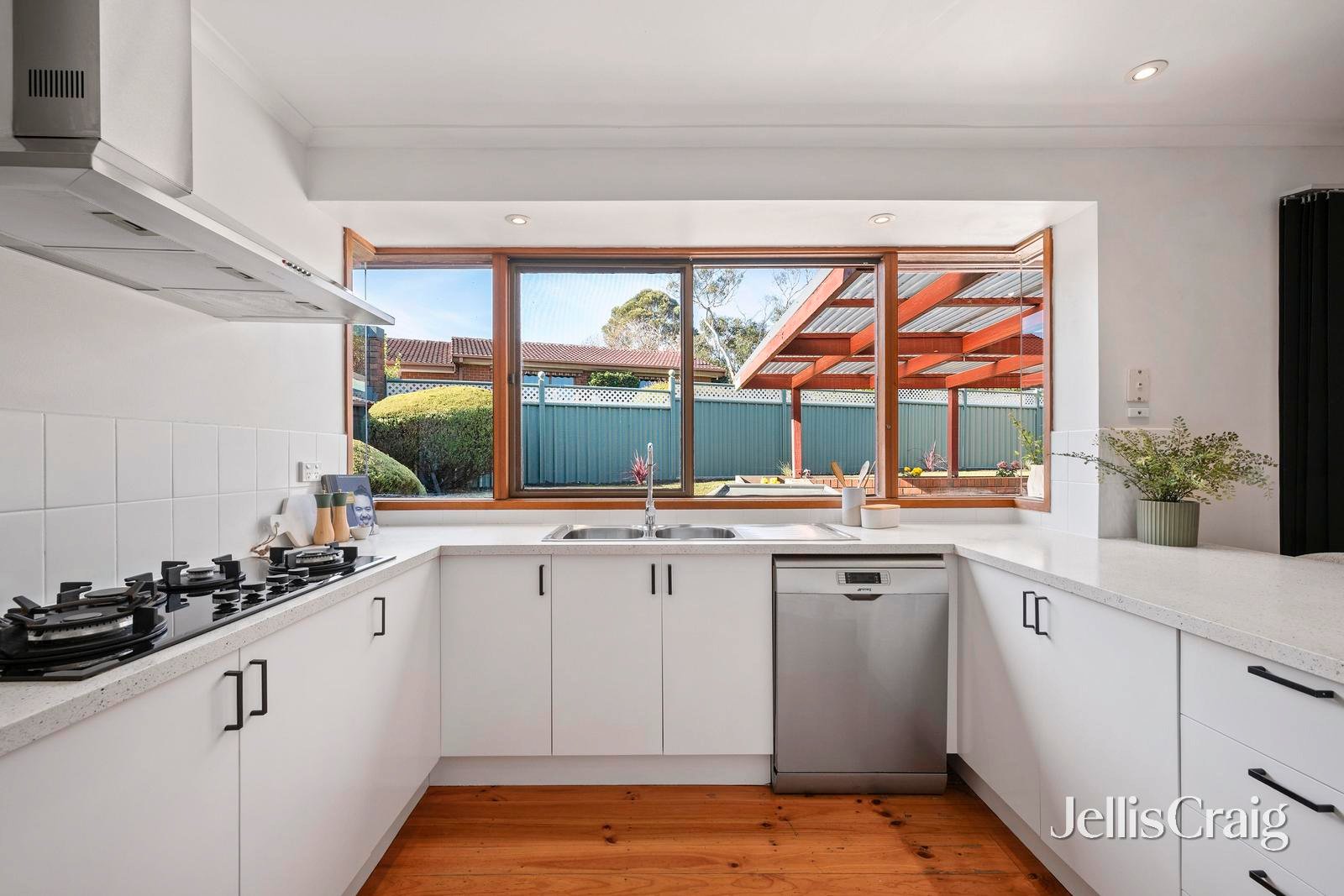 46 Wandana Crescent, Mooroolbark image 3