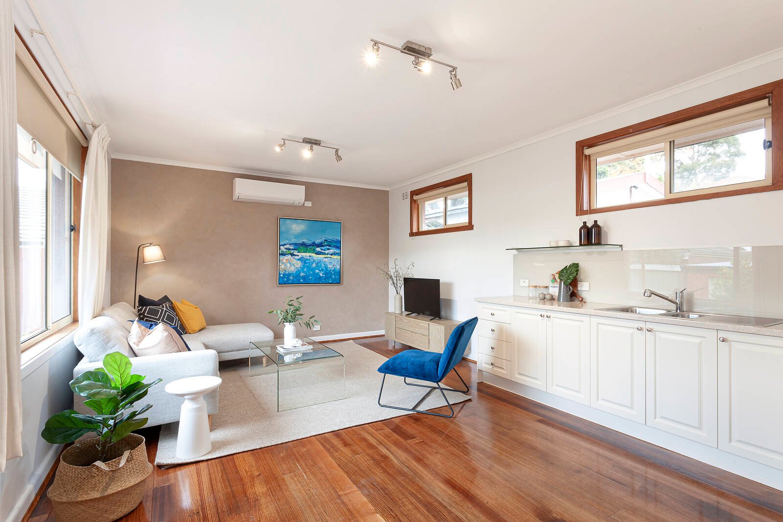 Property Gallery Thumbnail 3