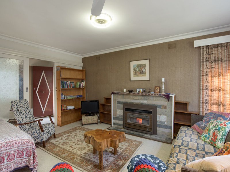 46 Winyard Drive, Mooroolbark image 3