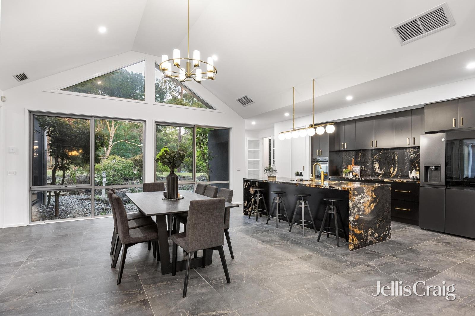 460 Lusatia Park Road, Hoddles Creek image 6