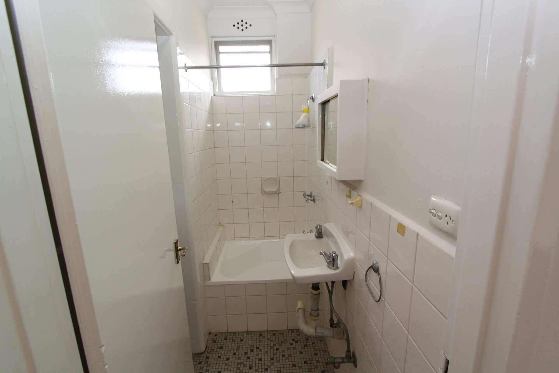 Property Gallery Thumbnail 4