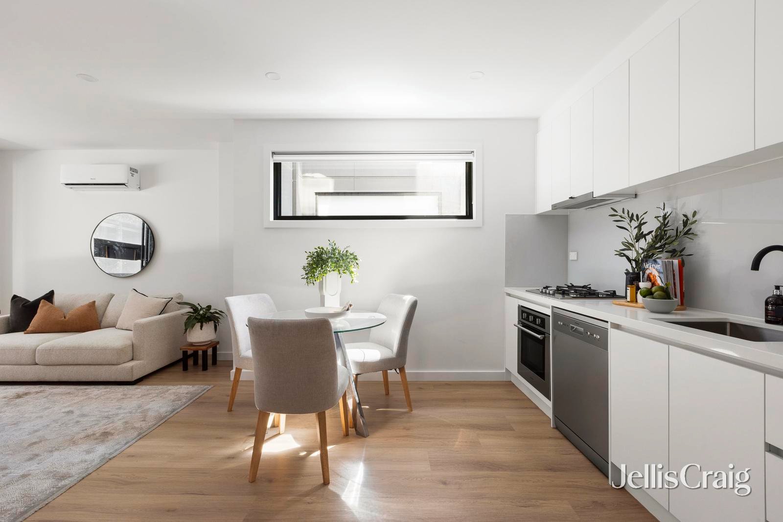 4/62 Albert Street, Footscray image 2