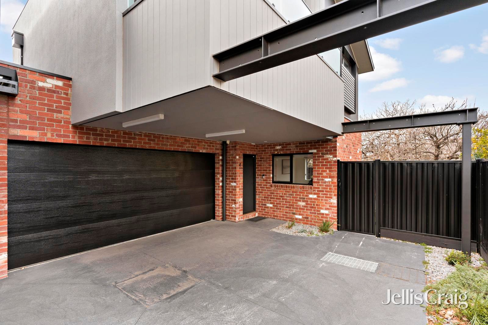 4/63 King Street, Airport West image 2