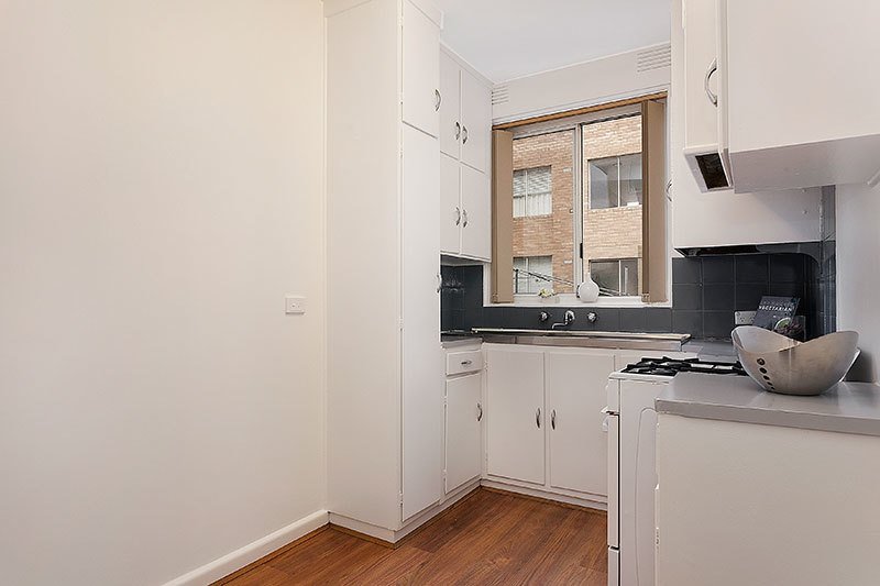 4/63 Ormond Road, Elwood image 3