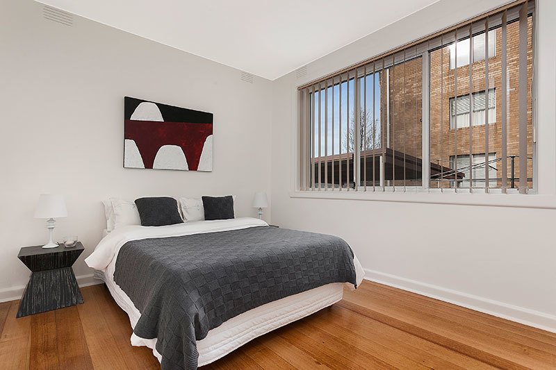 4/63 Ormond Road, Elwood image 8