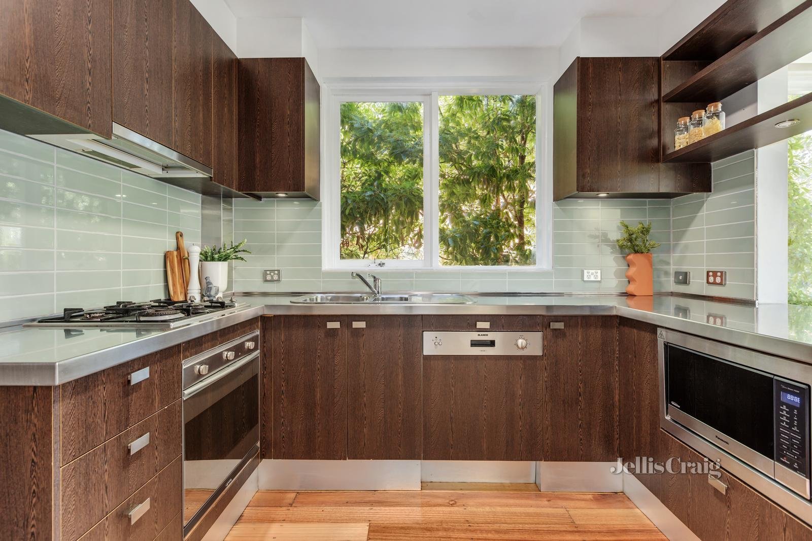 4/637 Malvern Road, Toorak image 3