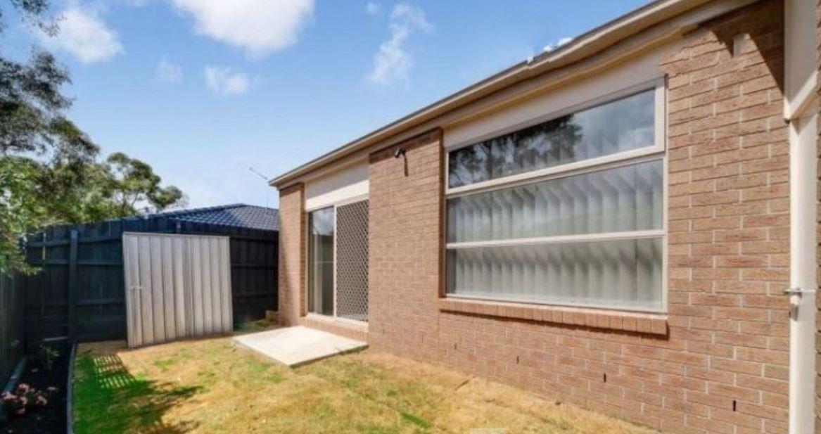 4/64 Ahern Road, Pakenham image 7