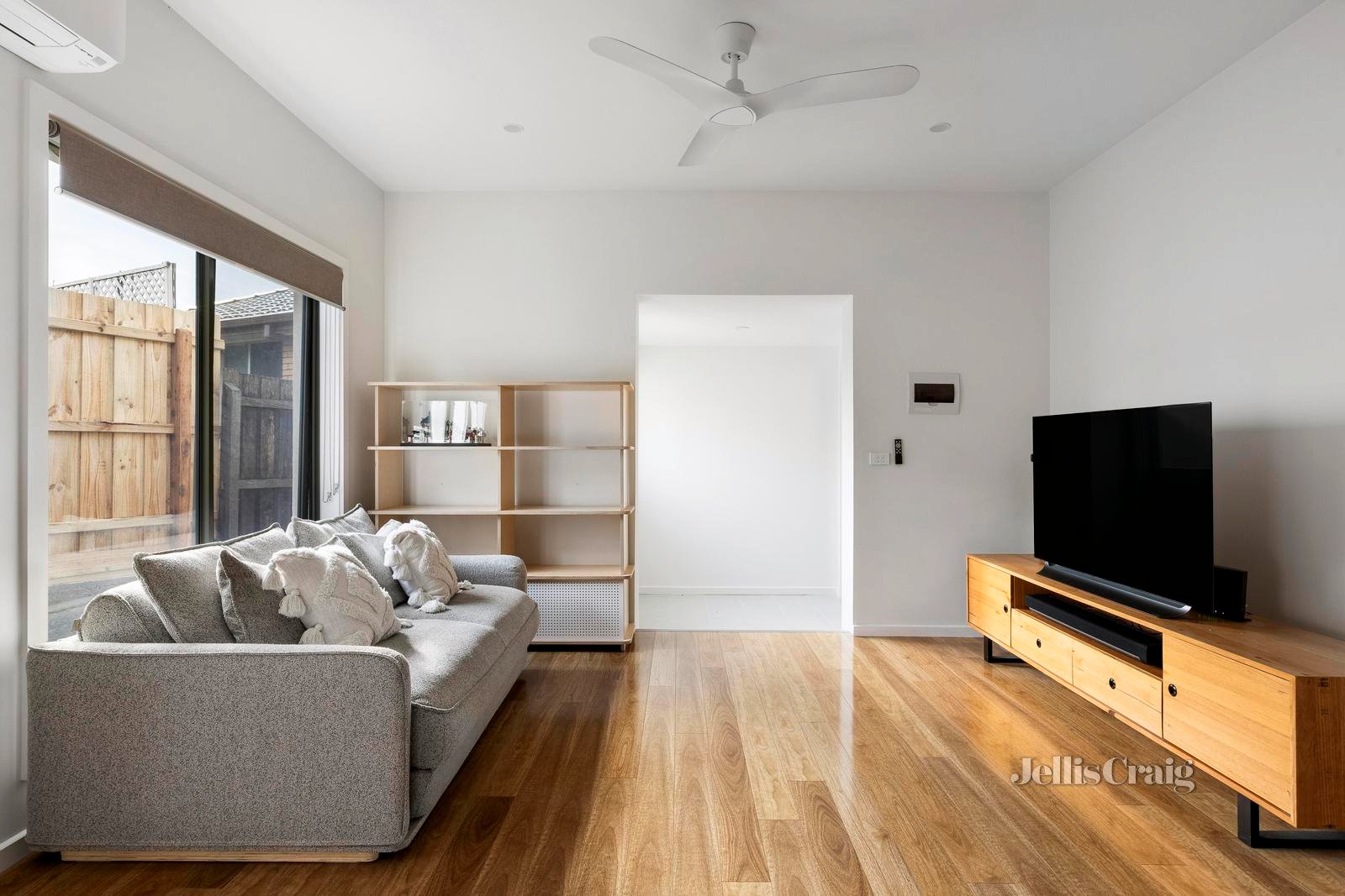 4/64 Andrews Avenue, Reservoir image 2