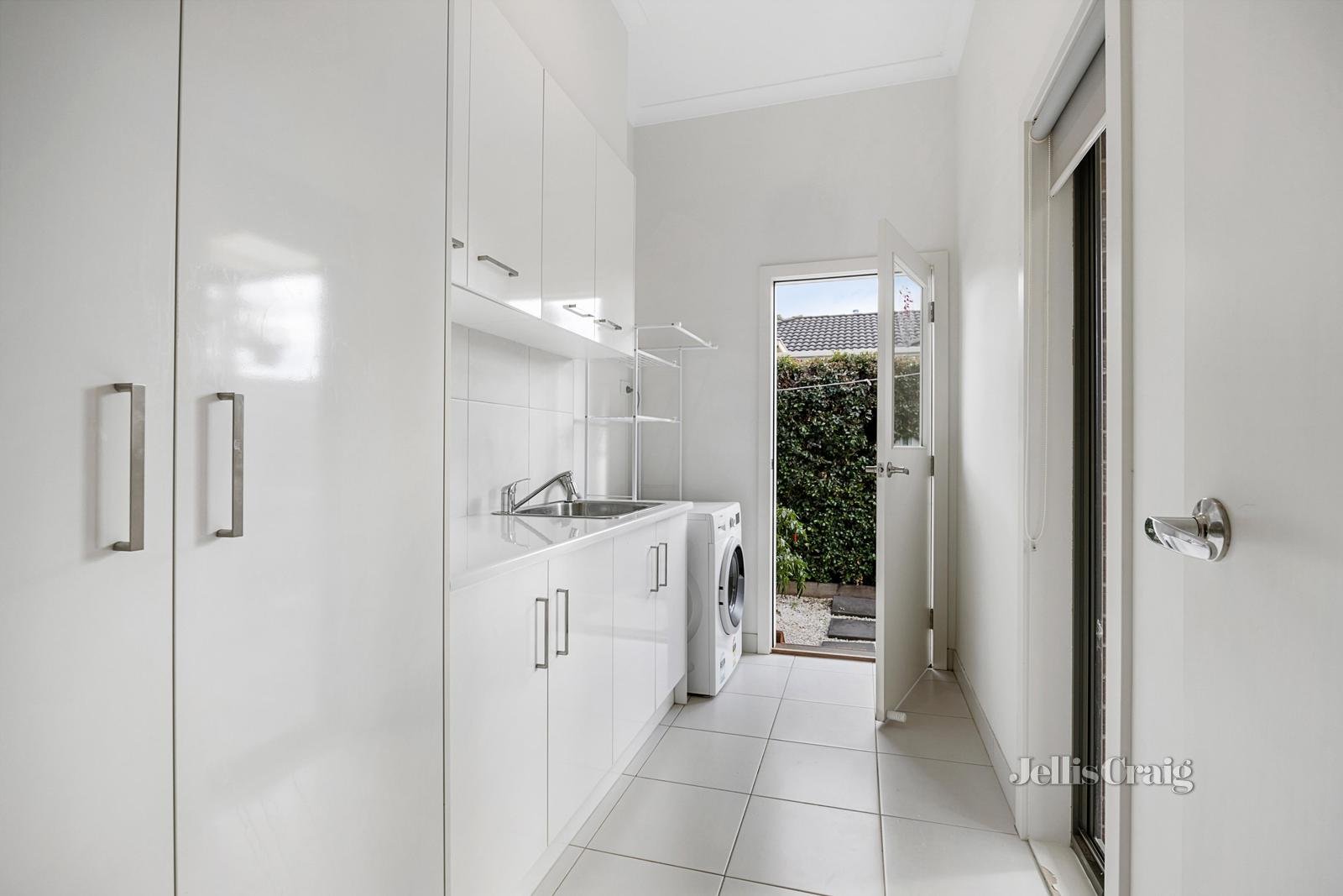 4/647 Middleborough Road, Box Hill North image 8