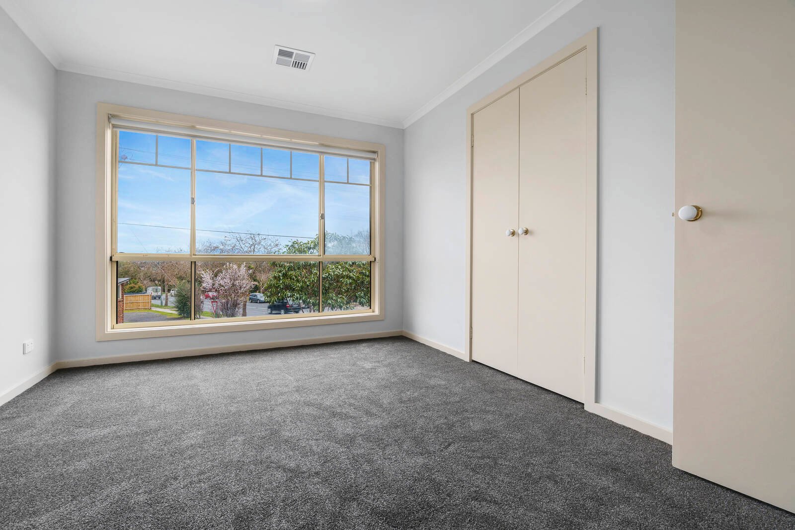 Property Gallery Thumbnail 8