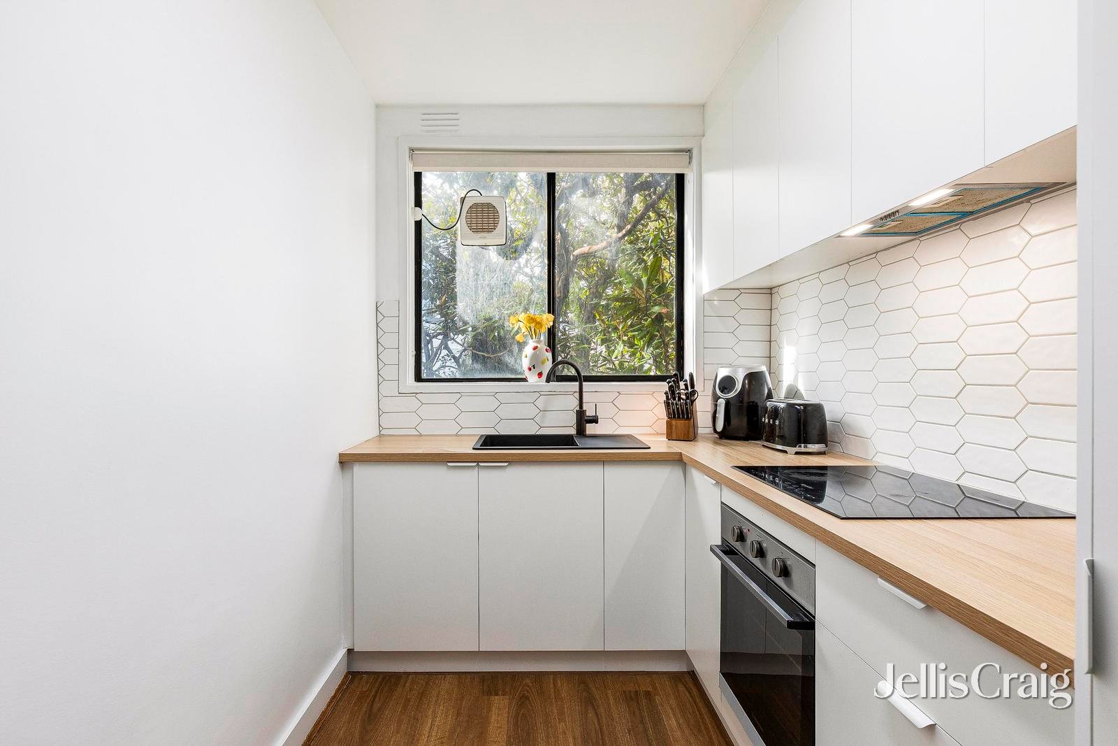 4/68 Alma Road, St&nbsp;Kilda image 3