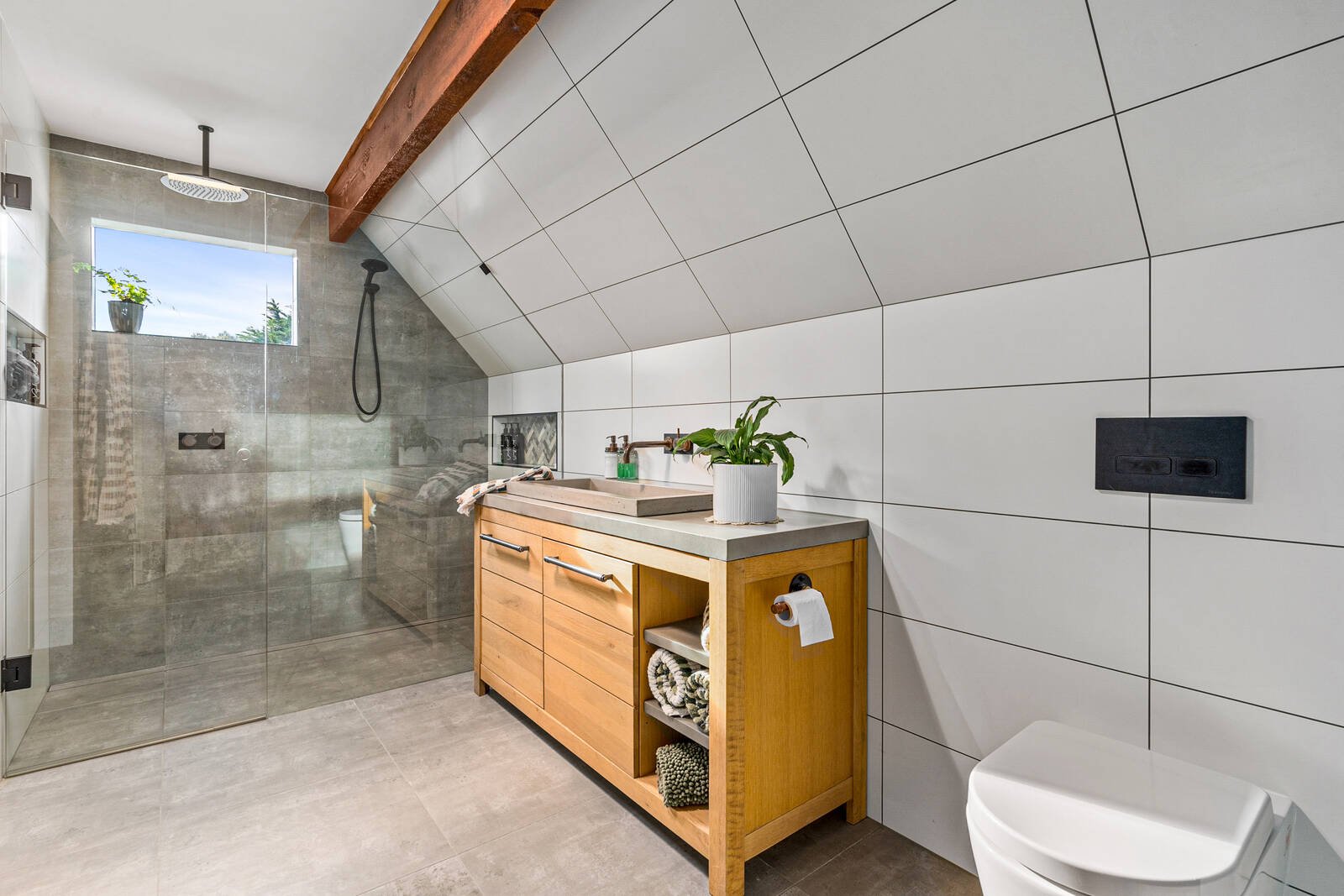 Property Gallery Thumbnail 16