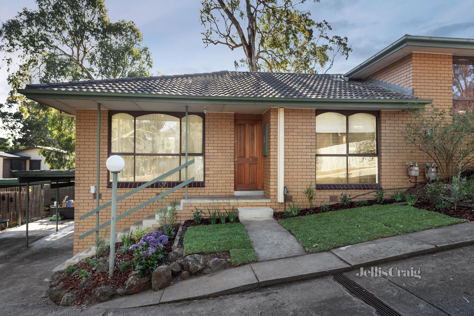 4/69 Nell Street, Greensborough image 1