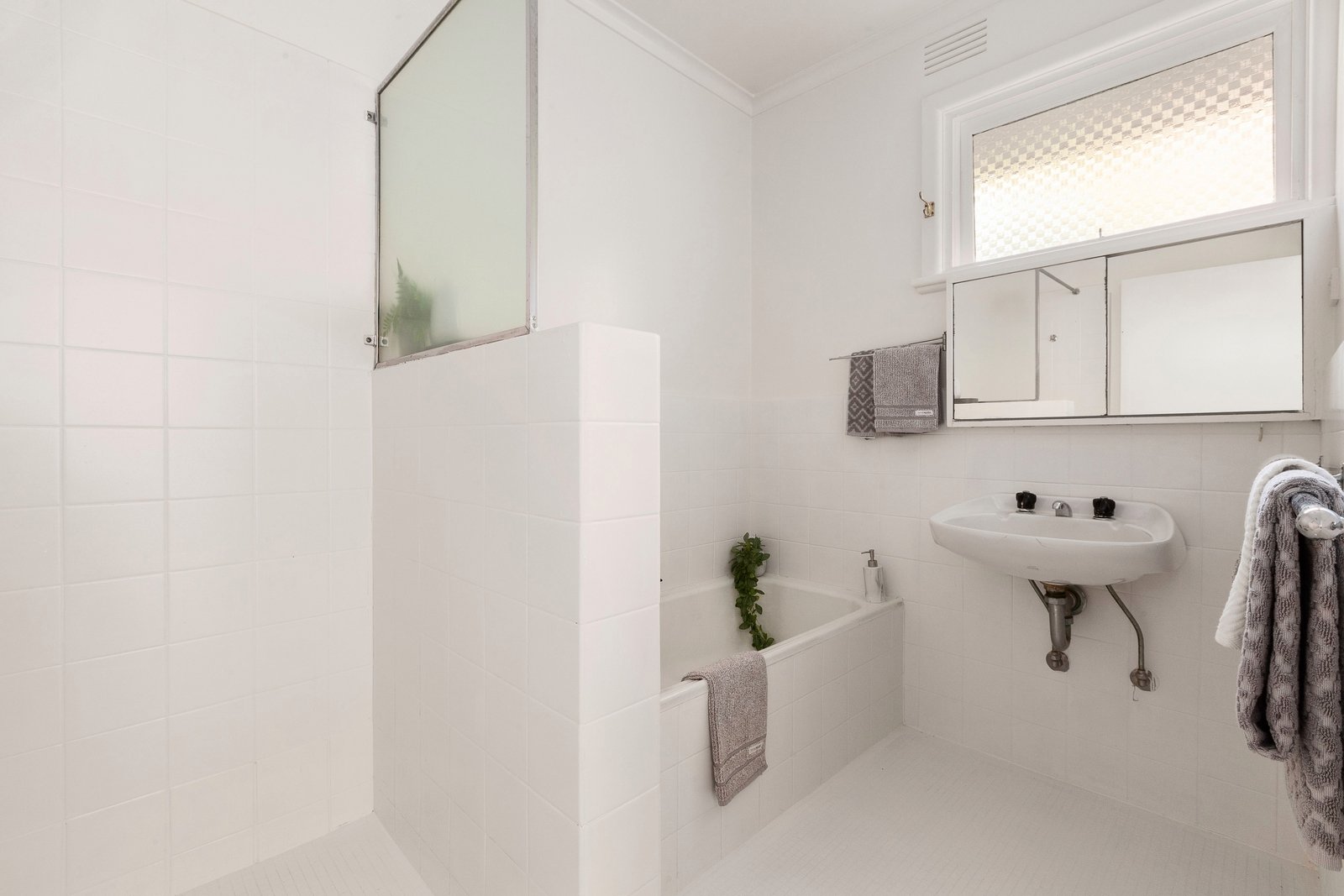 Property Gallery Thumbnail 8