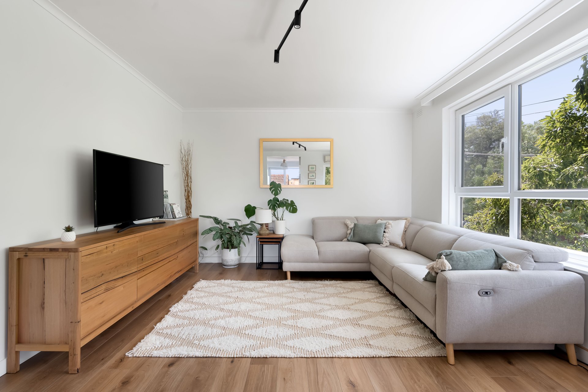 4/69 Spray Street, Elwood image 2