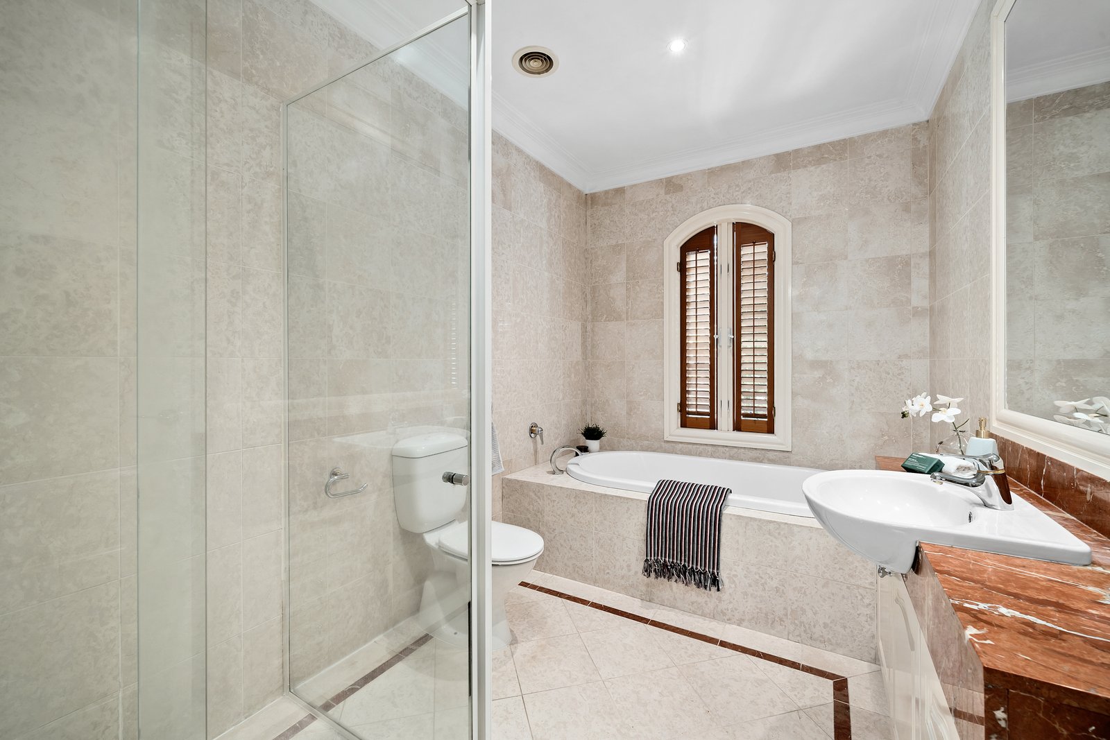 Property Gallery Thumbnail 8