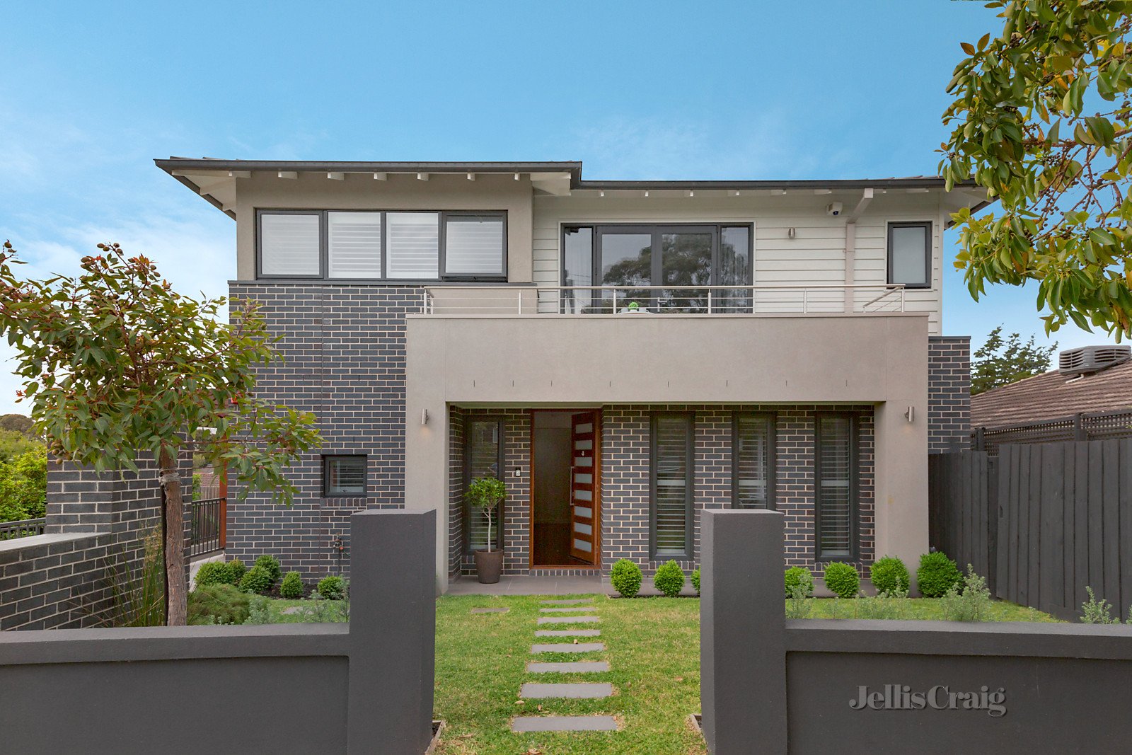 4/7 Ascot Street, Doncaster East image 1