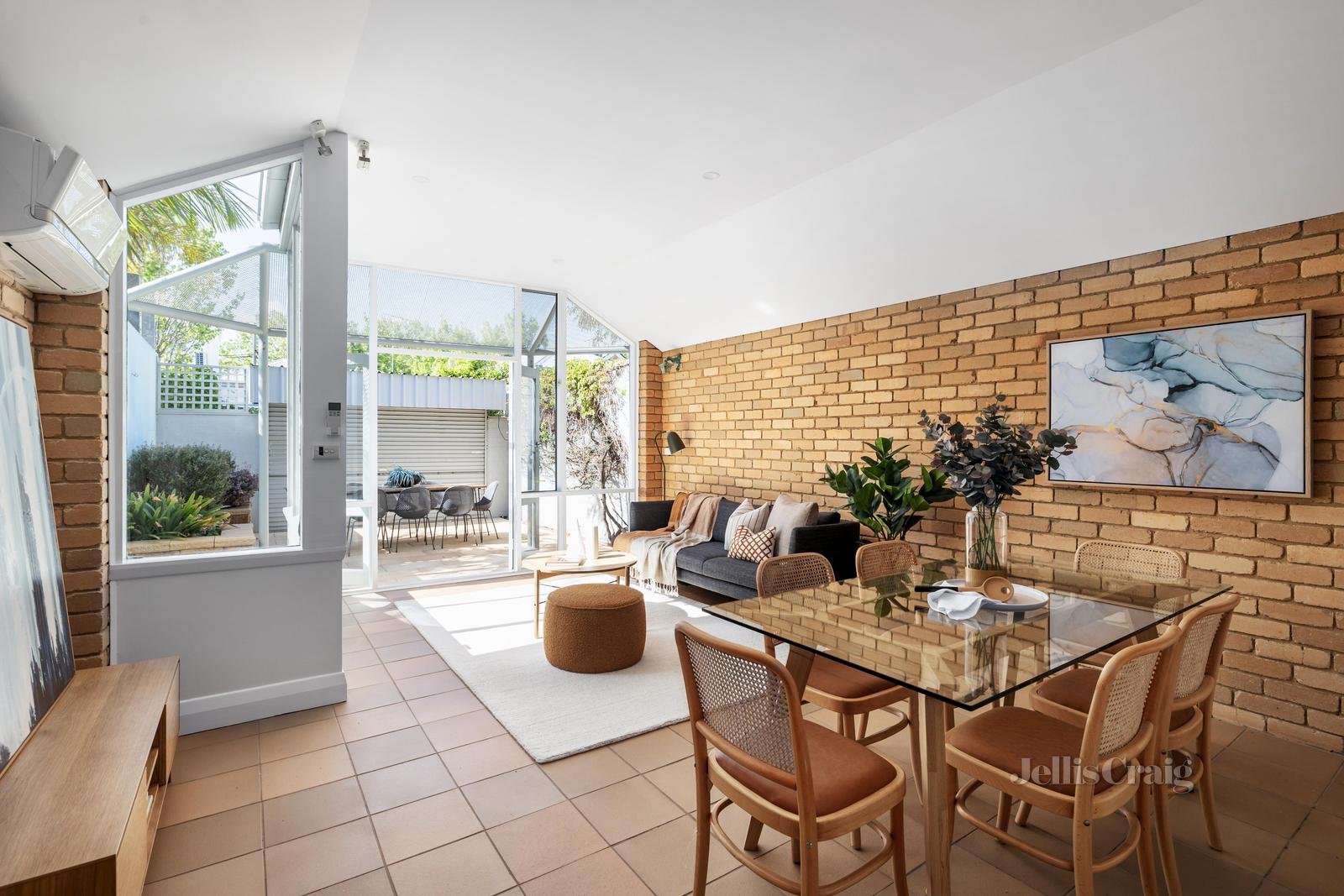 47 Barrett Street, Albert Park image 3