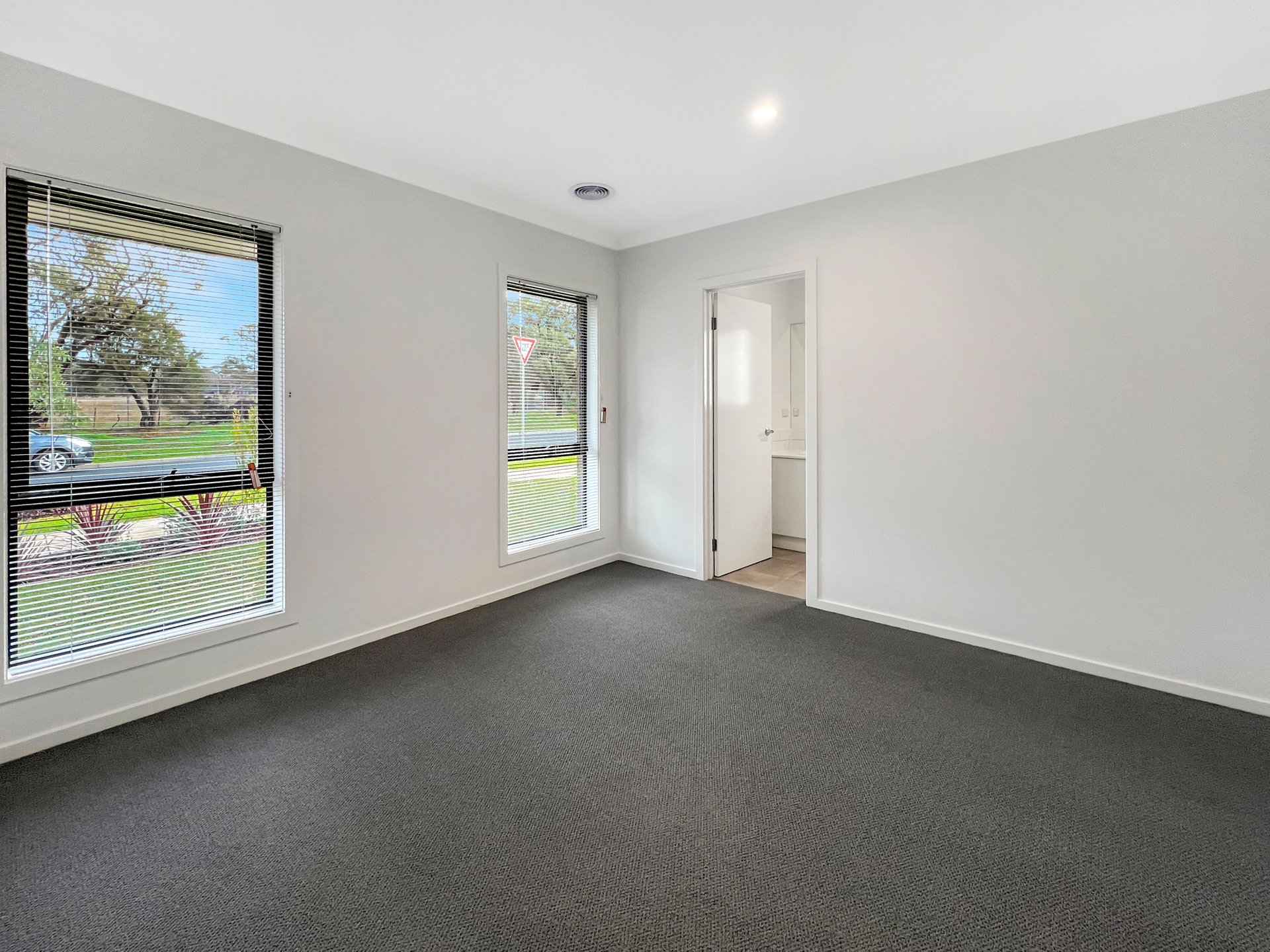 47 Batten Road, Charlemont image 3