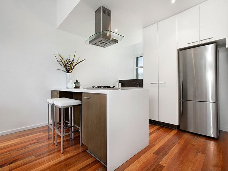 4/7 Beach Avenue, Elwood image 3