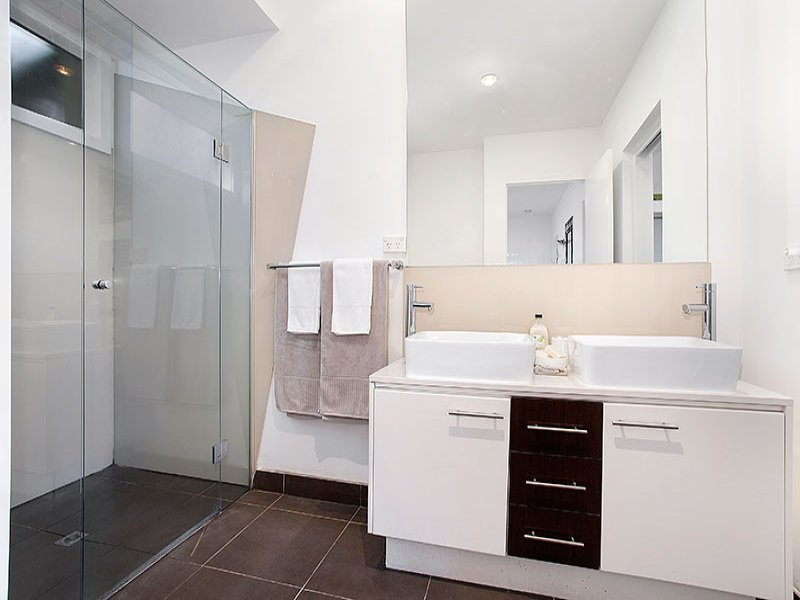 4/7 Beach Avenue, Elwood image 5
