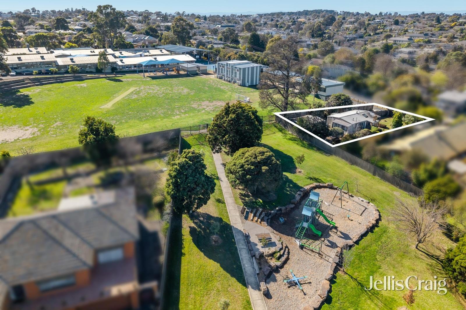 47 Blackburn Road, Doncaster East image 2