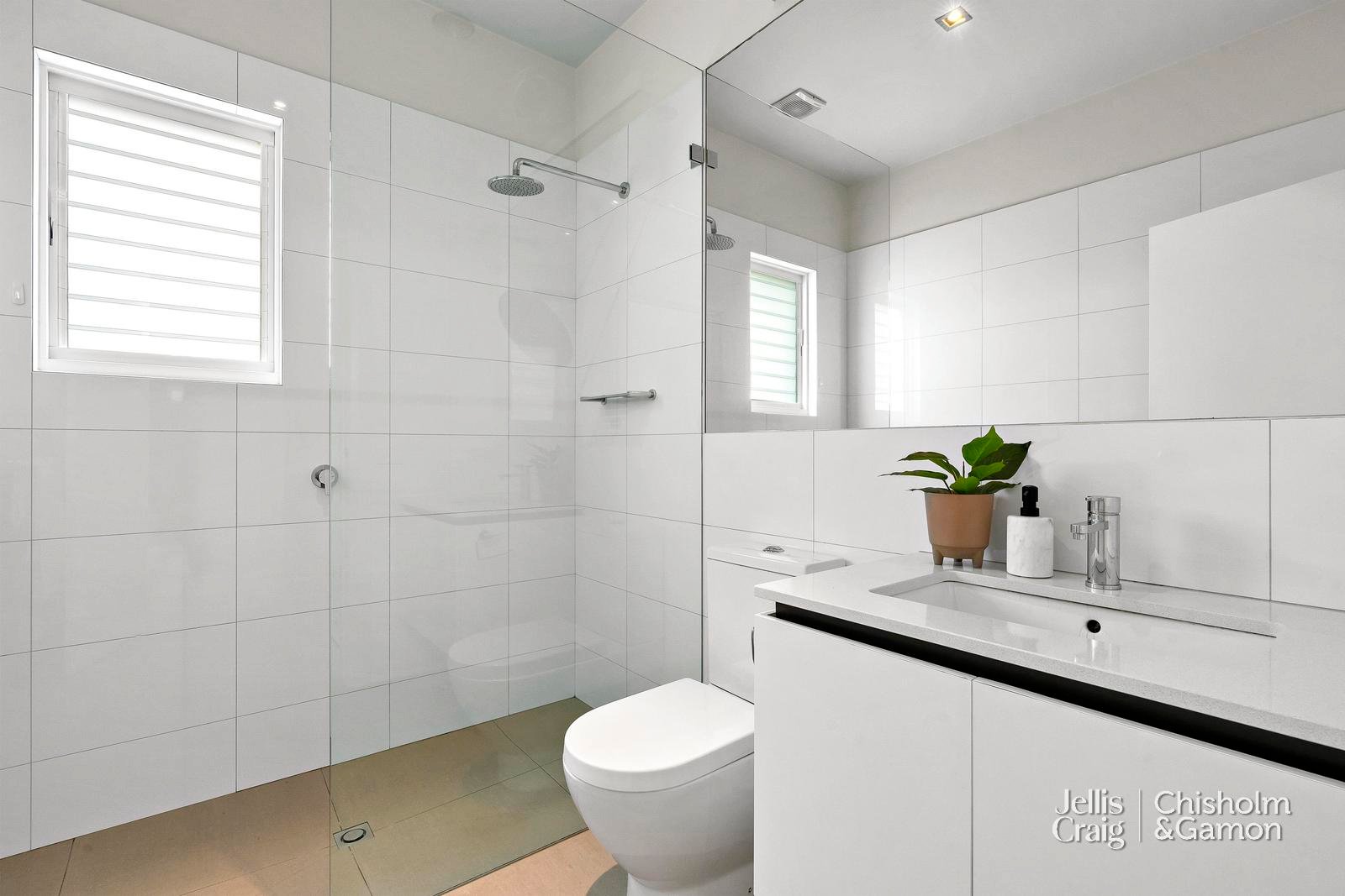 4/7 Bluff Avenue, Elwood image 5