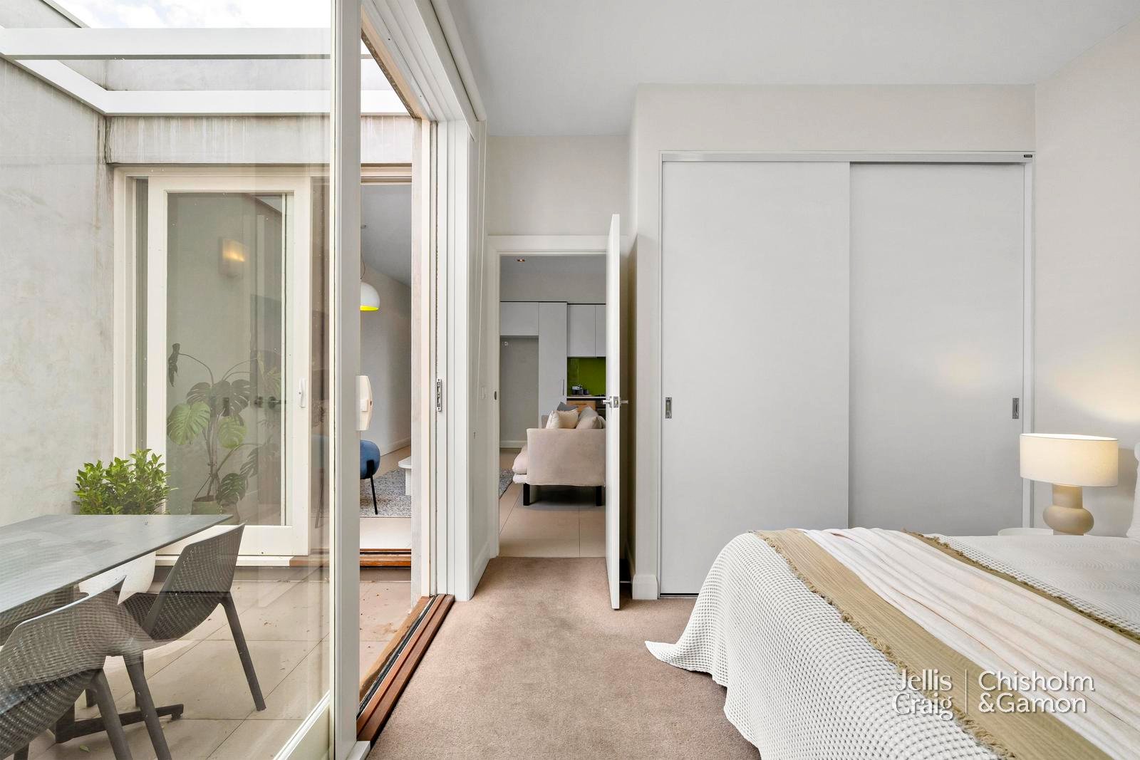 4/7 Bluff Avenue, Elwood image 7