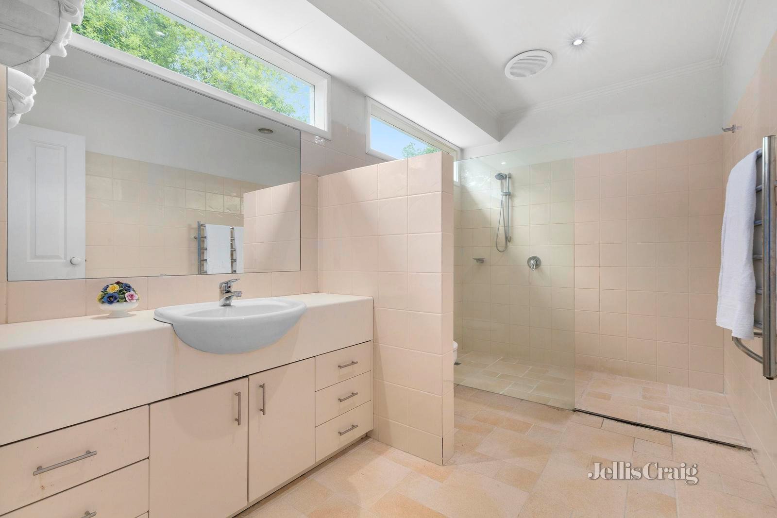 47 Boisdale Street, Surrey Hills image 9
