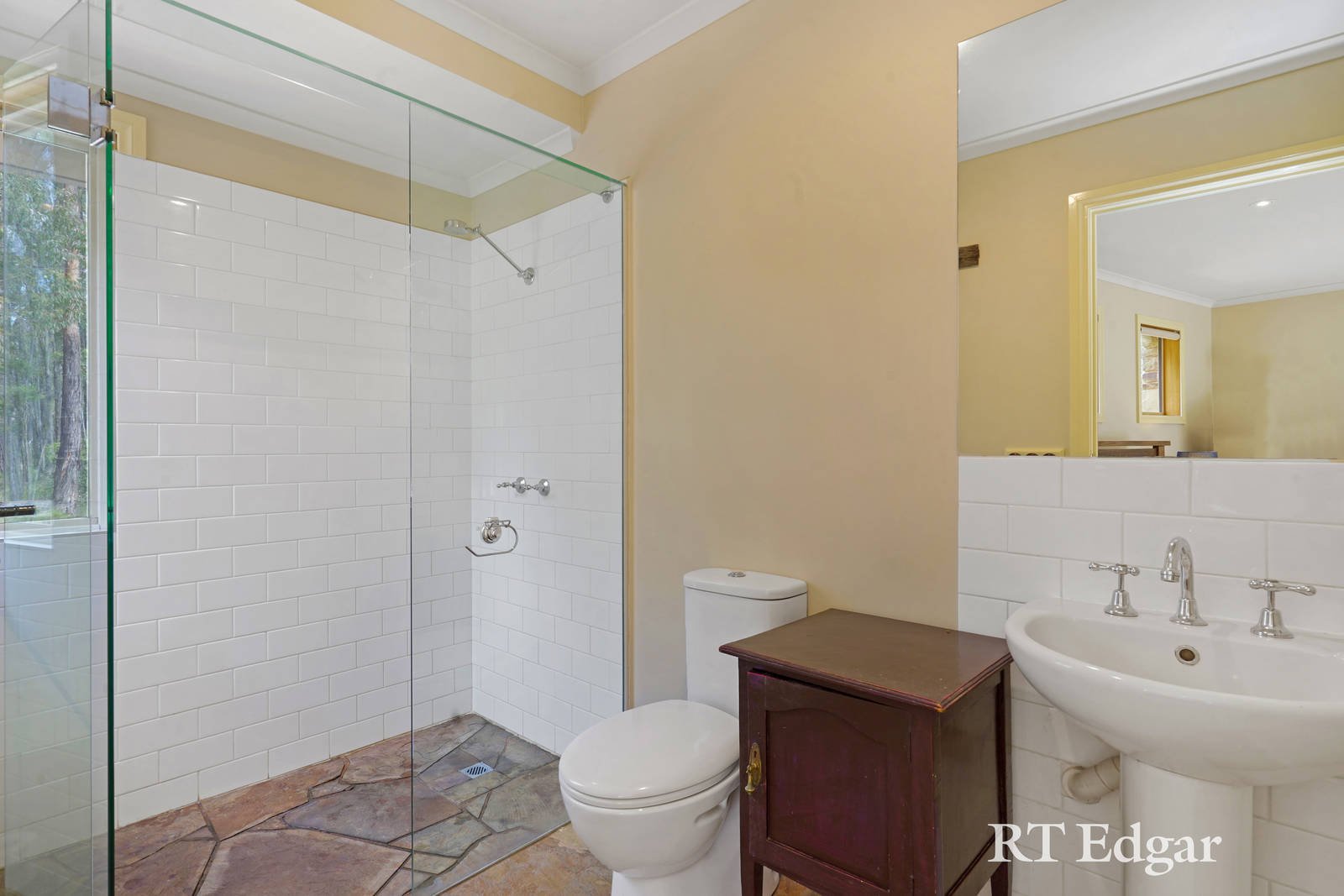 Property Gallery Thumbnail 13