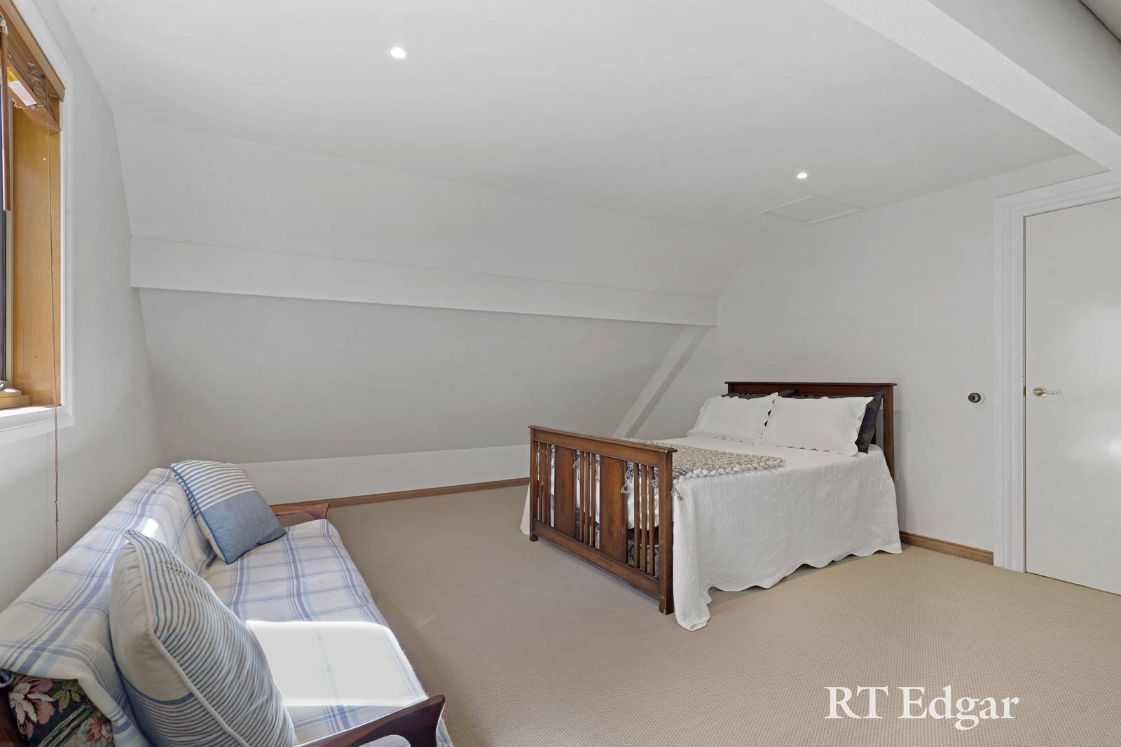 Property Gallery Thumbnail 15