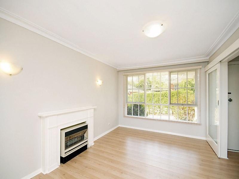 4/7 Bundoran Parade, Mont Albert North image 2