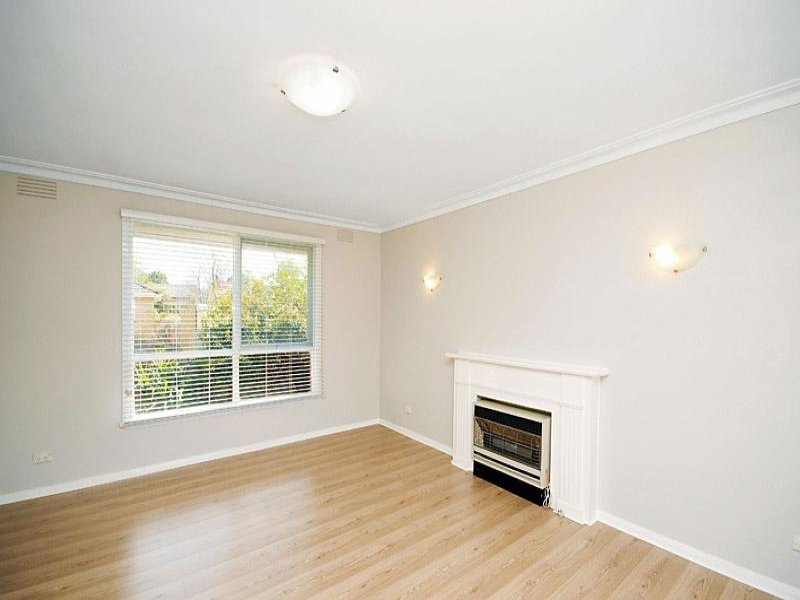 4/7 Bundoran Parade, Mont Albert North image 3