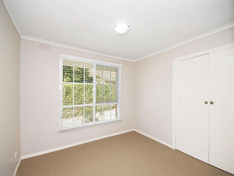 4/7 Bundoran Parade, Mont Albert North image 7