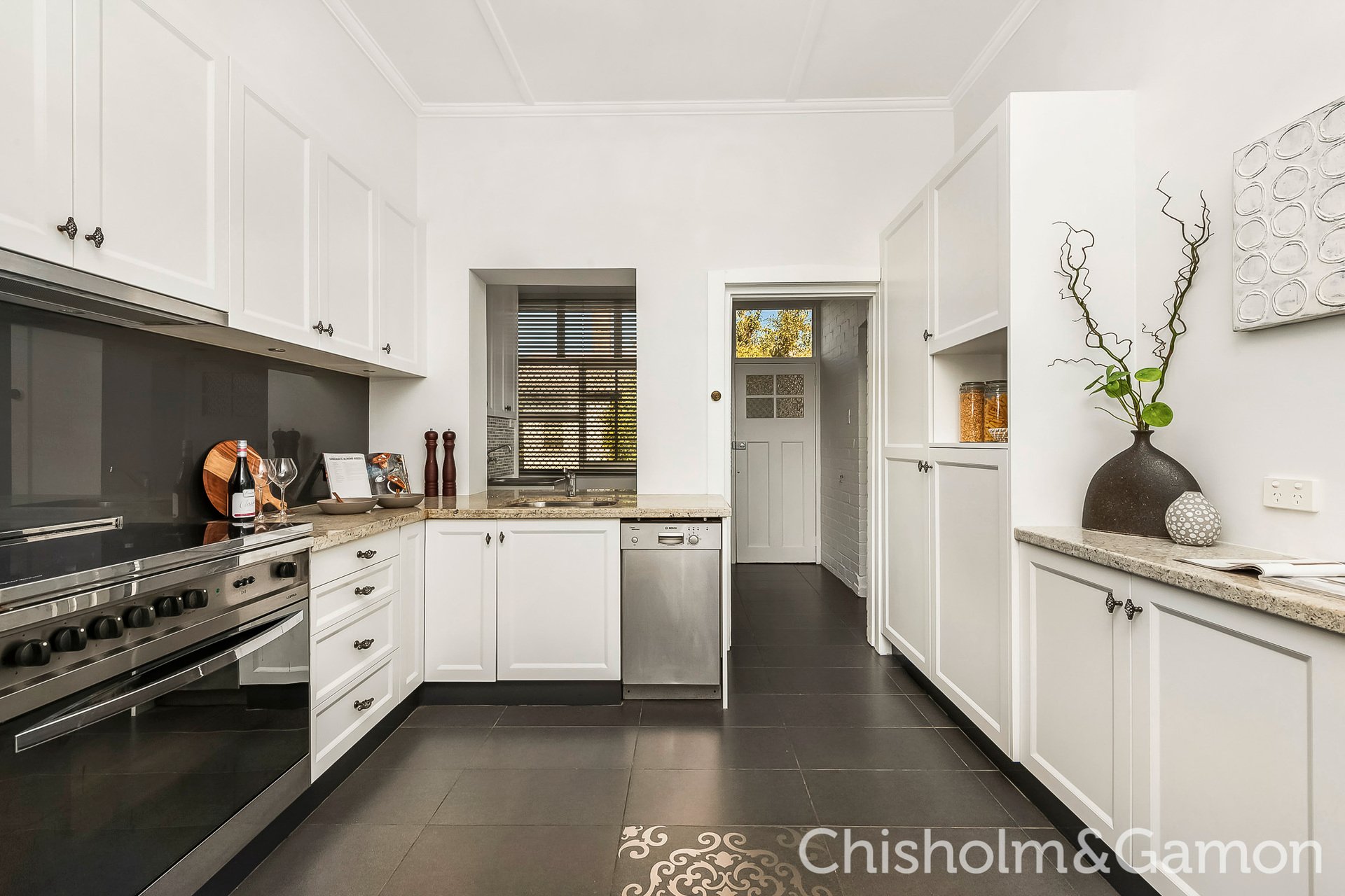 4/7 Byrne Avenue, Elwood image 4