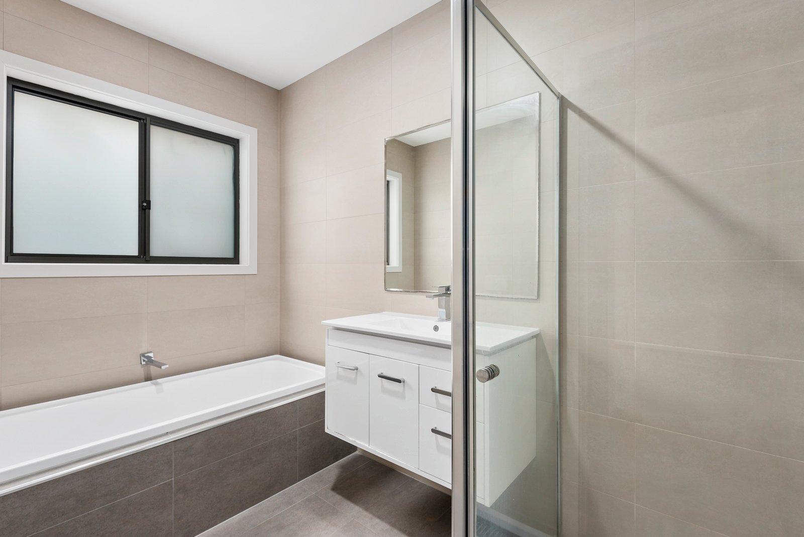 Property Gallery Thumbnail 6