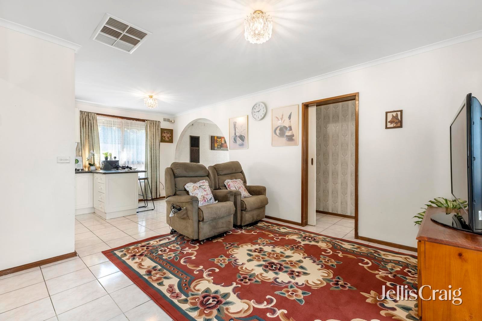 47 Galahad Crescent, Glen&nbsp;Waverley image 3