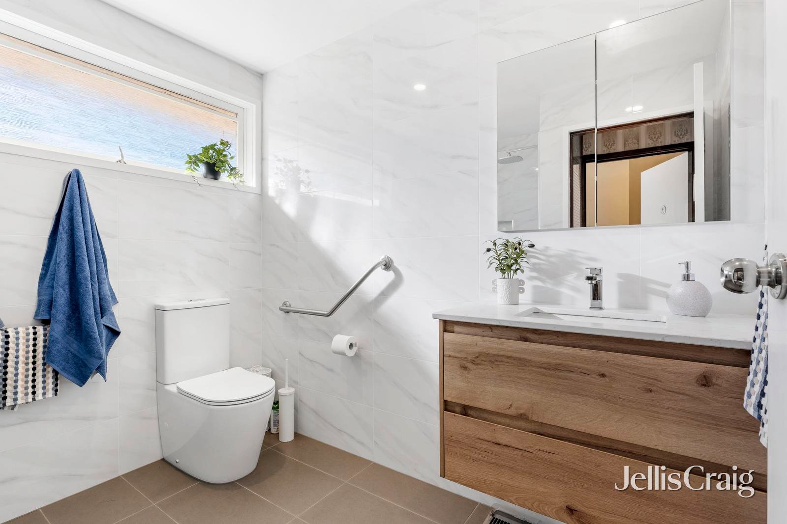 47 Galahad Crescent, Glen&nbsp;Waverley image 8