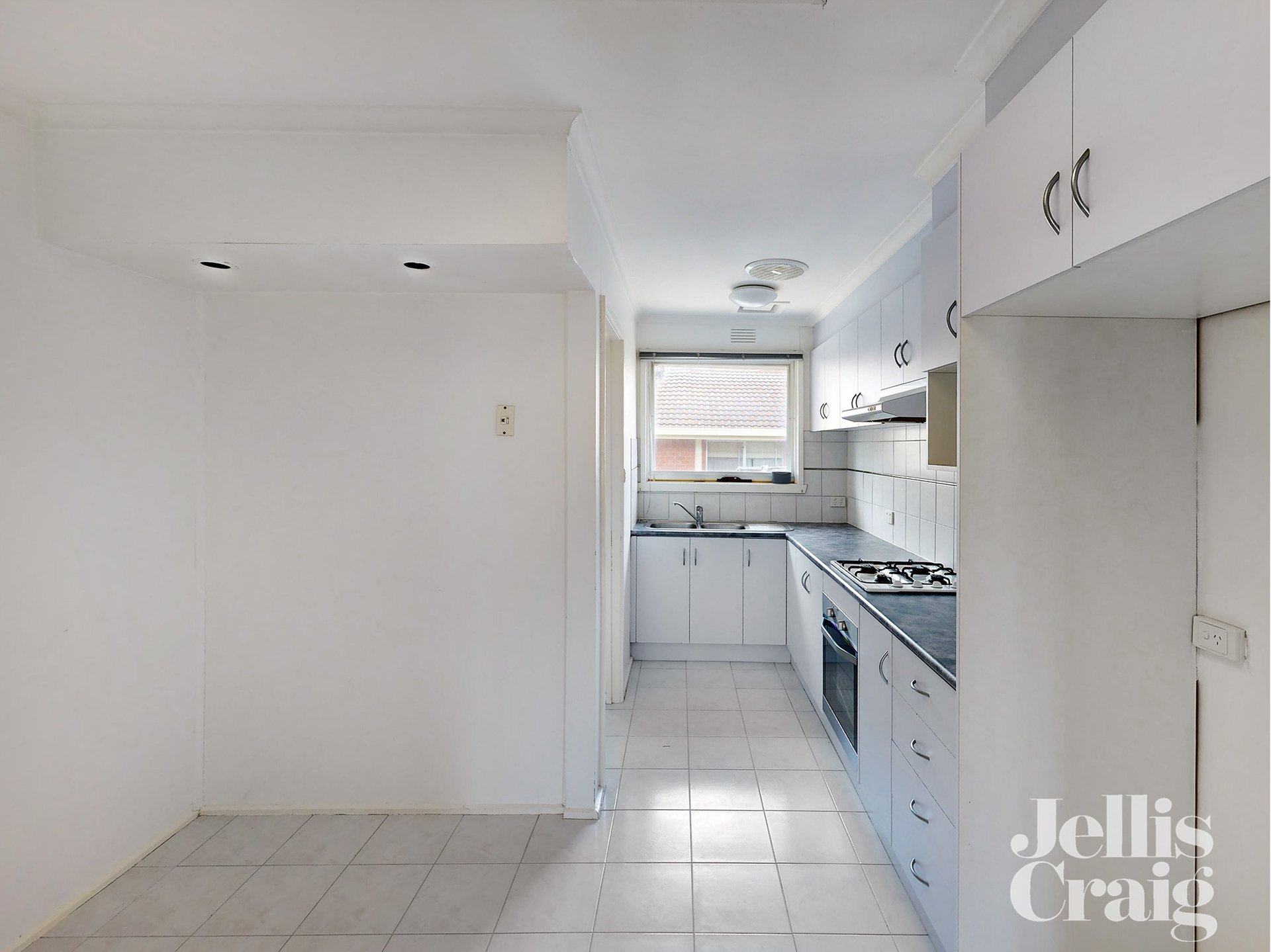 4/7 Harrison Street, Ringwood image 3