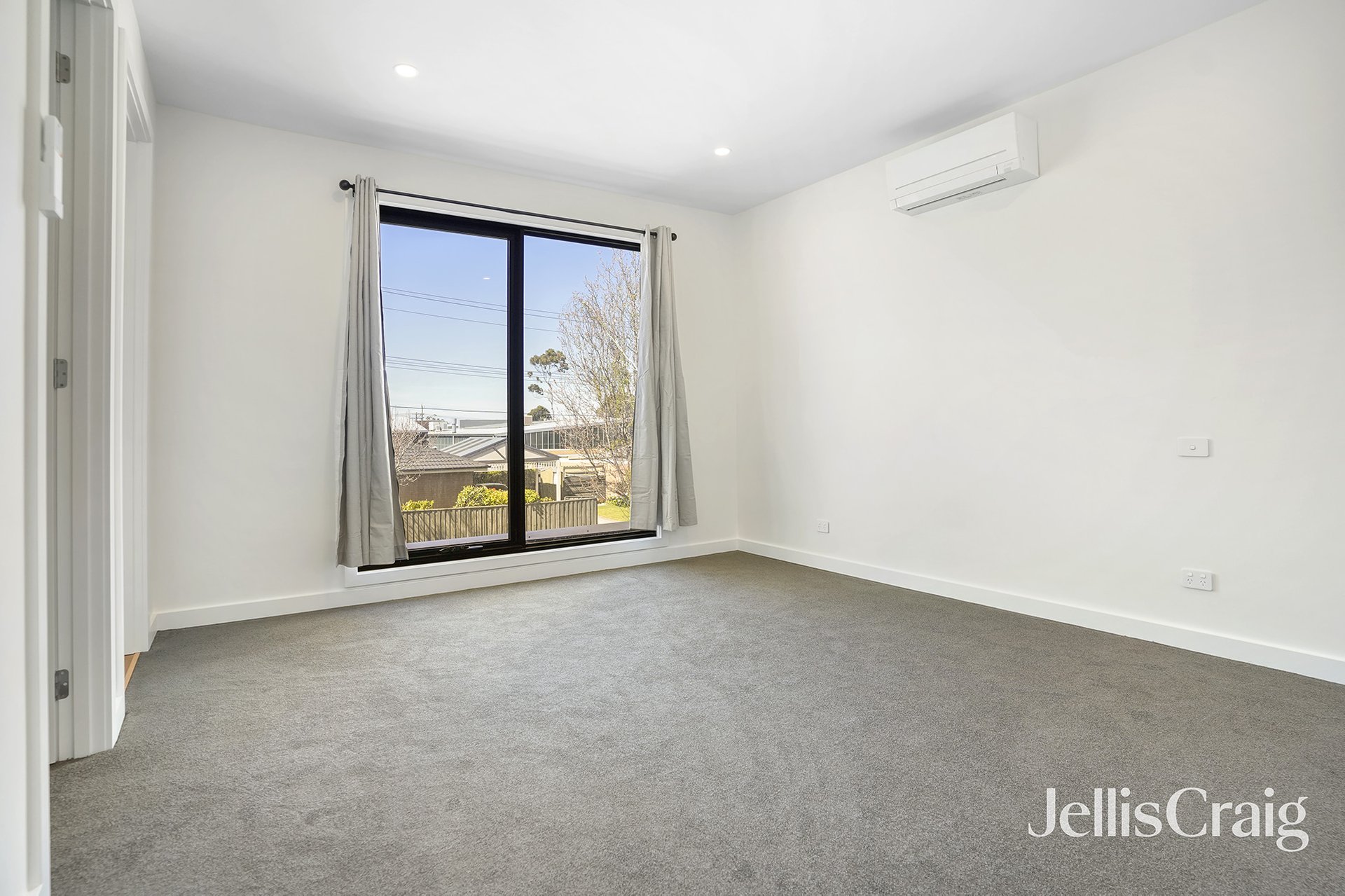 47 Hibiscus Avenue, Cheltenham image 4