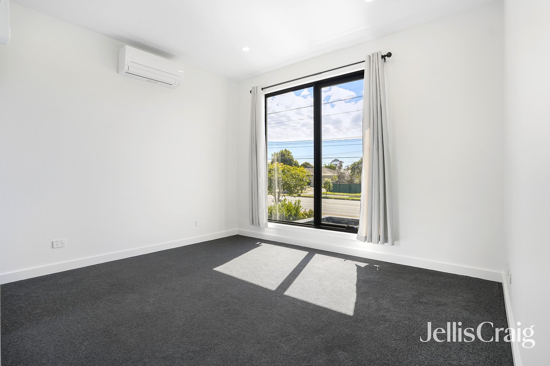 47 Hibiscus Avenue, Cheltenham image 6