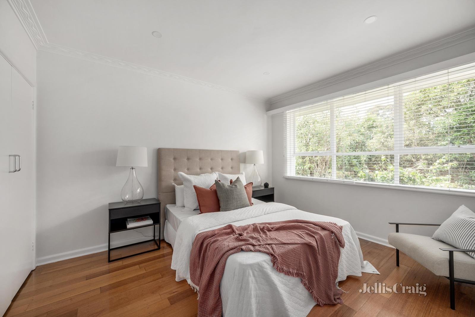 4/7 Leopold Crescent, Mont Albert image 5