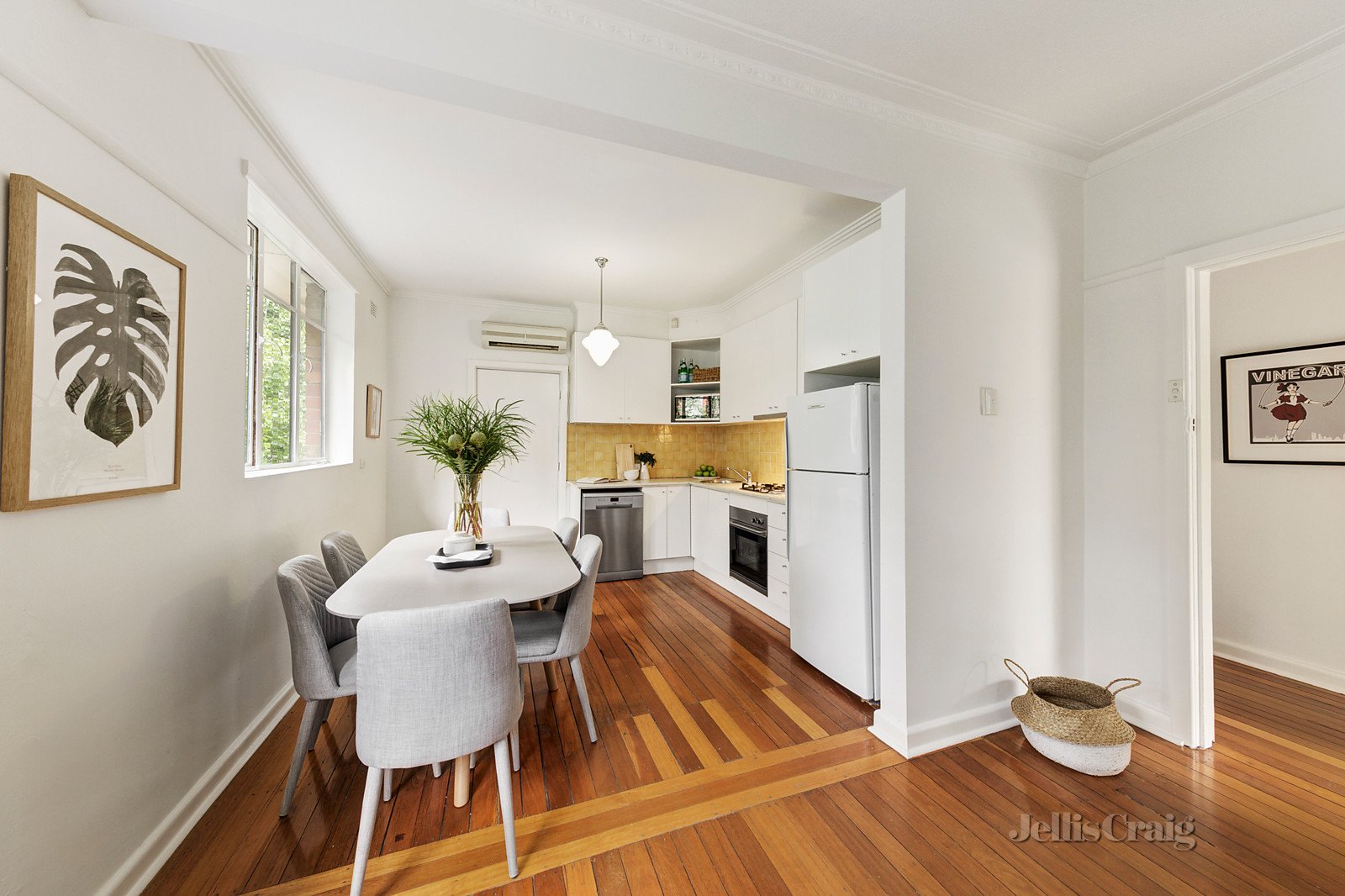 4/7 Lewisham Road, Prahran image 3