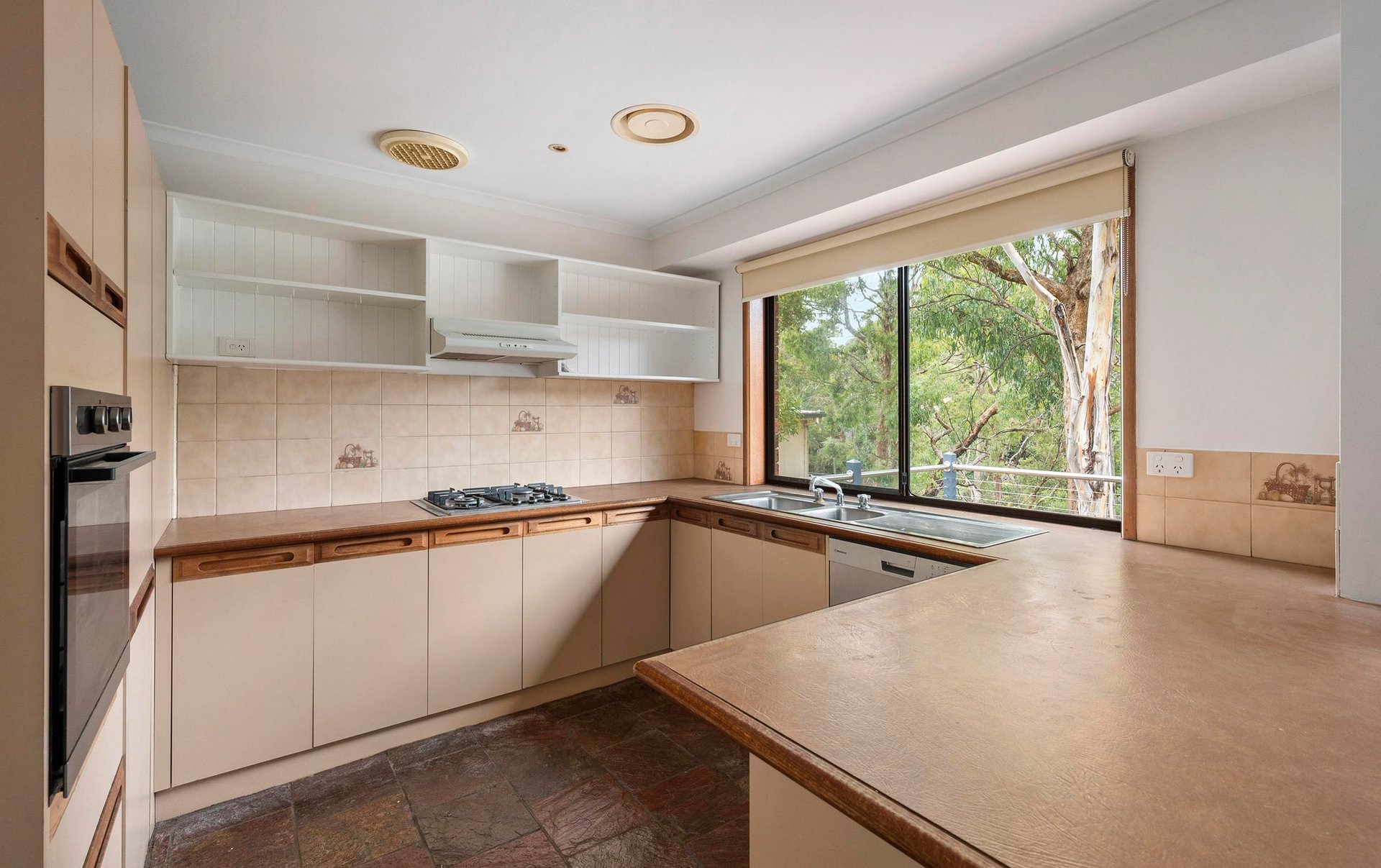 47 Little John Road Road, Warranwood image 4
