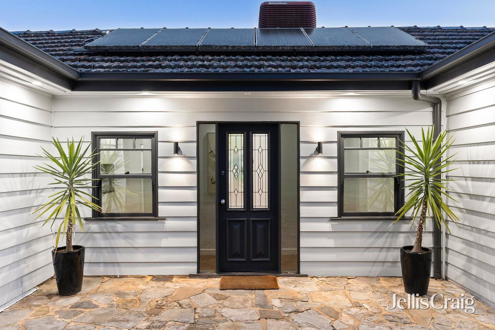 47 Loughnan Road, Ringwood image 2